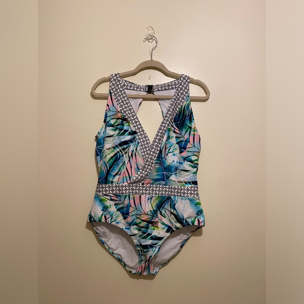 Swimsuits For All Black and White One-Piece. Size 16. New - Picture 1 of 8